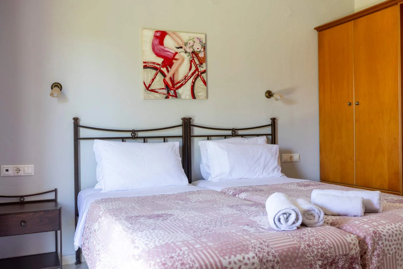 Double bed in an Edem studio
