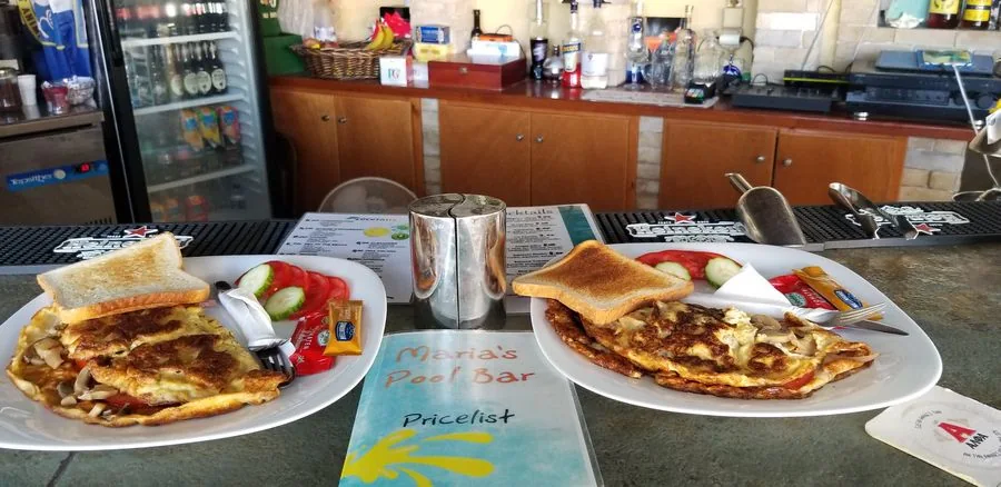 Freshly served breakfast at the Edem pool bar