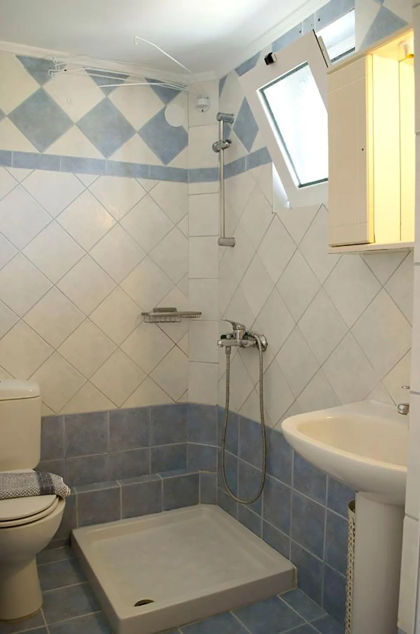 Tiled studio bathroom
